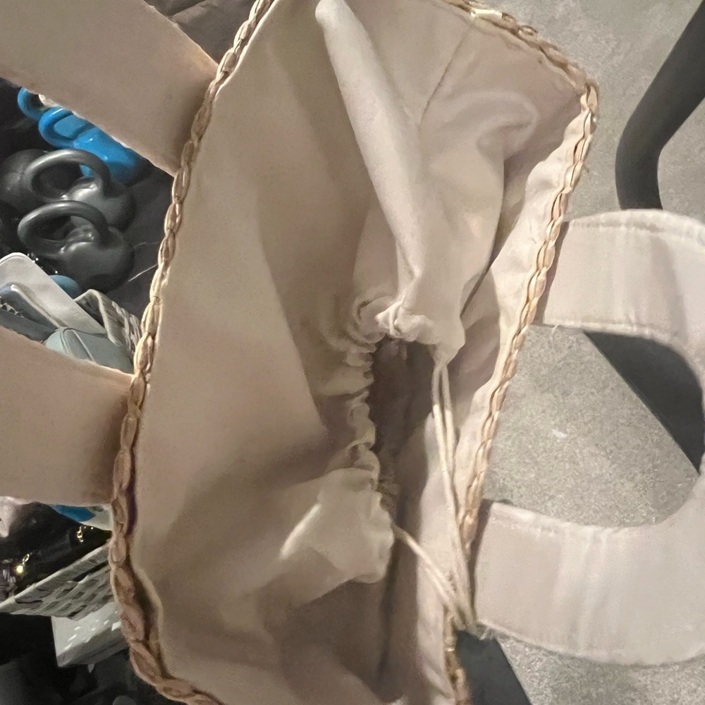 Pearl-Handle Woven Tote Bag in Natural Straw - Picture 4 of 8